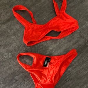 Coral Trangl Bikini (Size XS) - like new